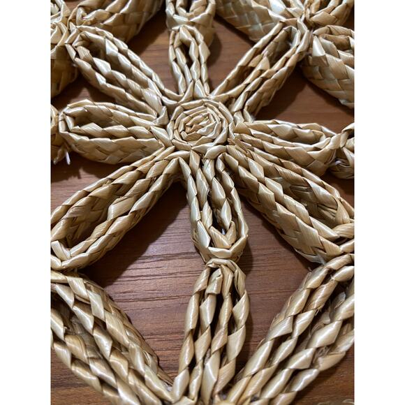 Placemats, thick woven ratan, Daisy, Flower, 3 Dimensional, set of 4 - Picture 9 of 16